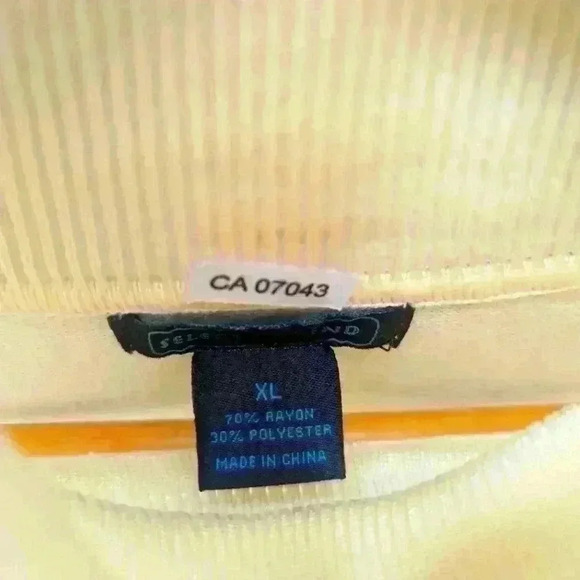 Select Trend off white Turtle Neck Sweater  - XL. BNWOT - Picture 2 of 4